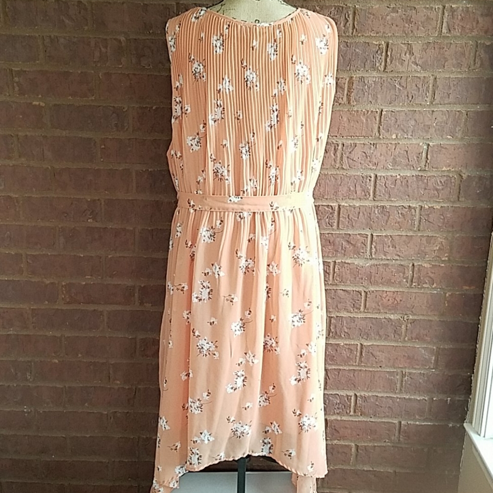 Ava & Viv Plus Size Apricot Sleeveless Dress - Picture 2 of 7